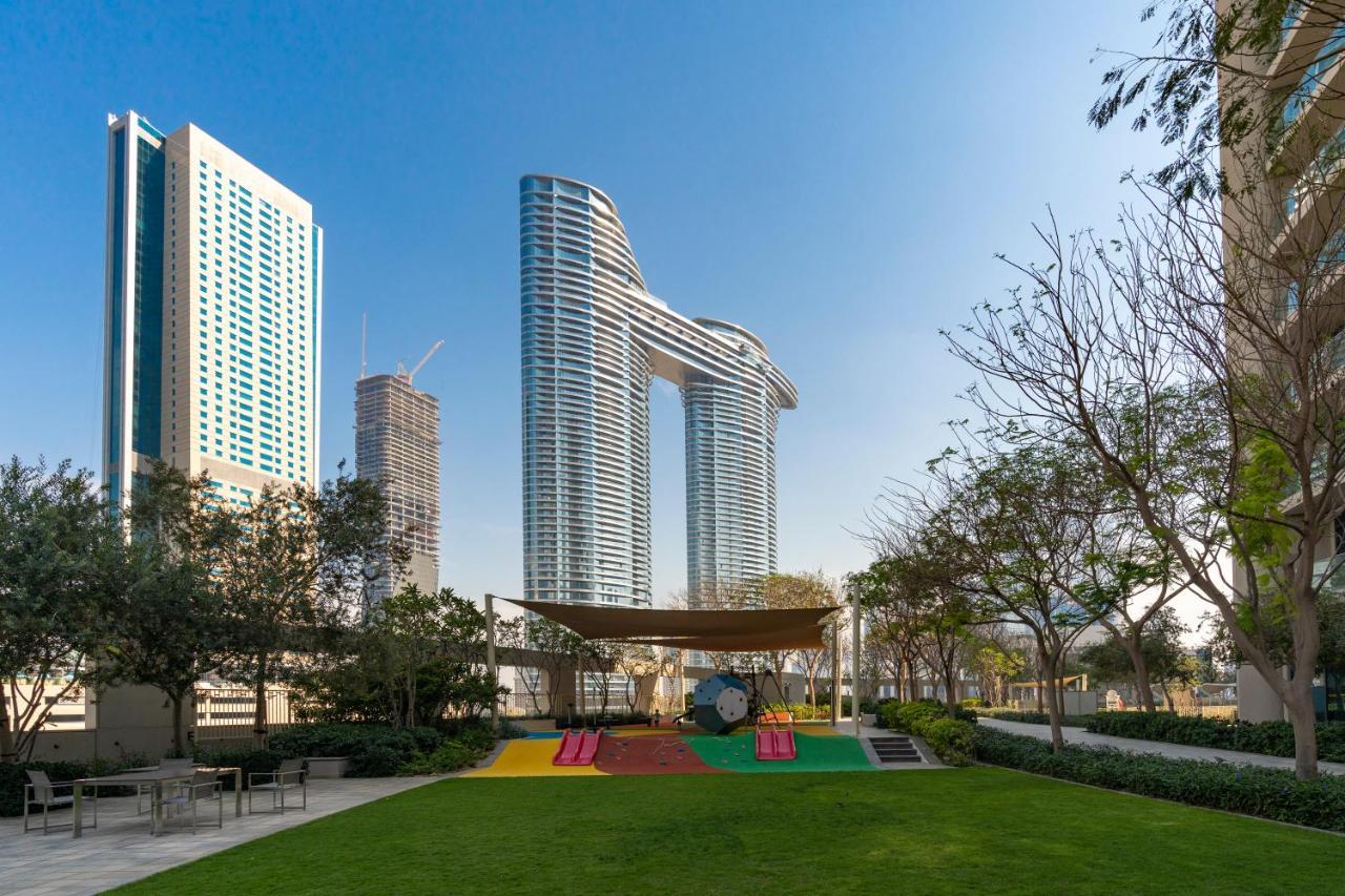 Prestige Living 1Br With Full Burj Khalifa View By Auberge دبي المظهر الخارجي الصورة