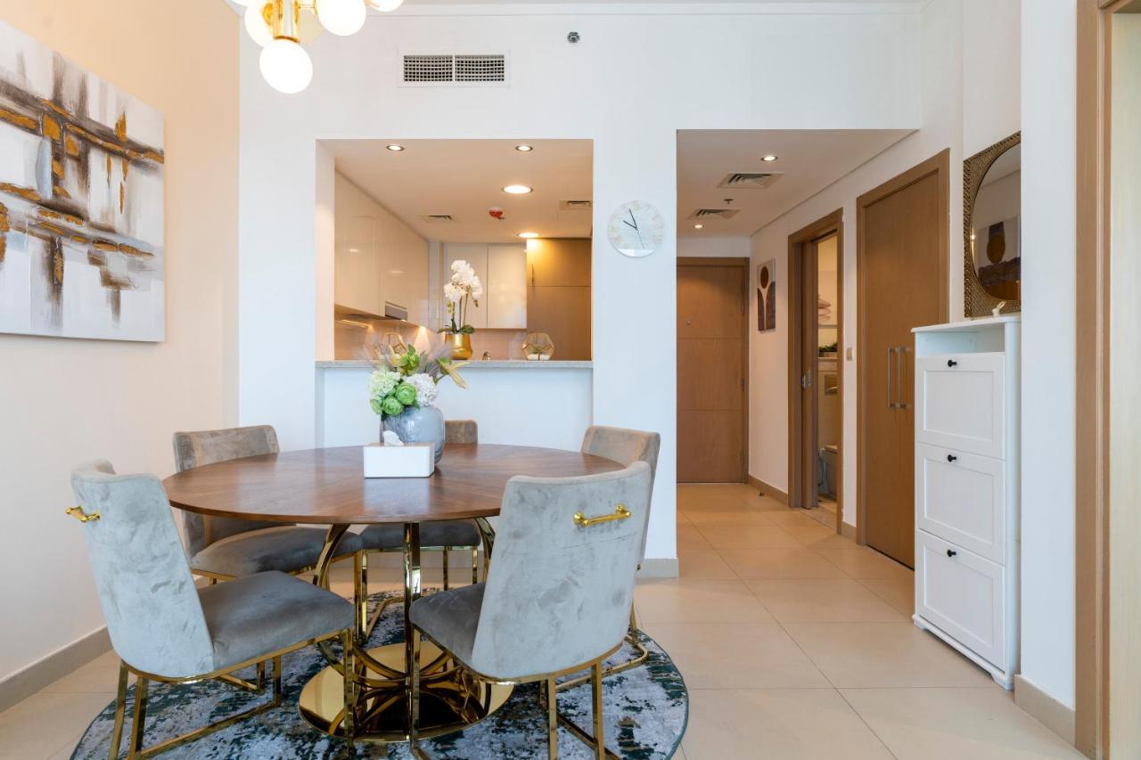 Prestige Living 1Br With Full Burj Khalifa View By Auberge دبي المظهر الخارجي الصورة